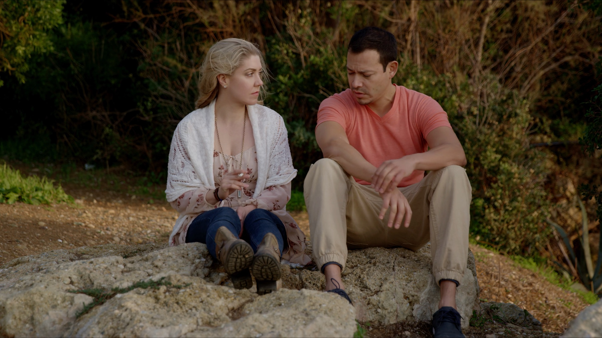 Kian and Hanna together beside the sea